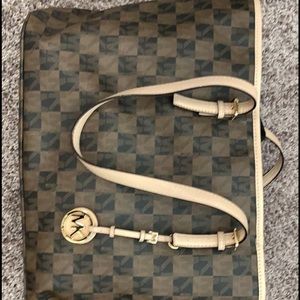 Michael kors tote